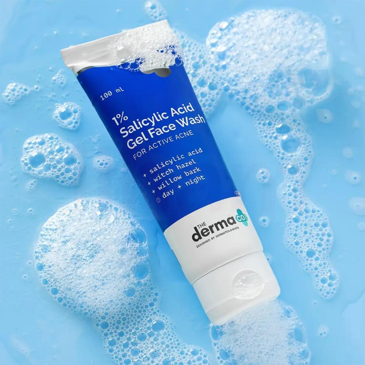 The Derma Co 1% Salicylic Acid Gel Daily Face Wash With Salicylic Acid, Witch Hazel & Willow Black for Active Acne 100ml